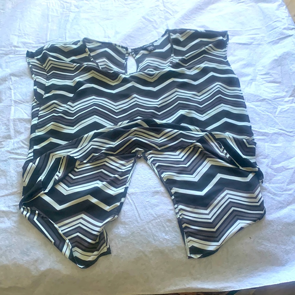 Torrid 0 Geometrical Blouse Super